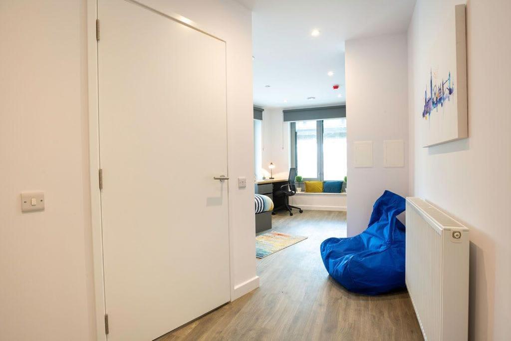 For Students Only Private Bedrooms With Shared Kitchen At Great Court In Londres