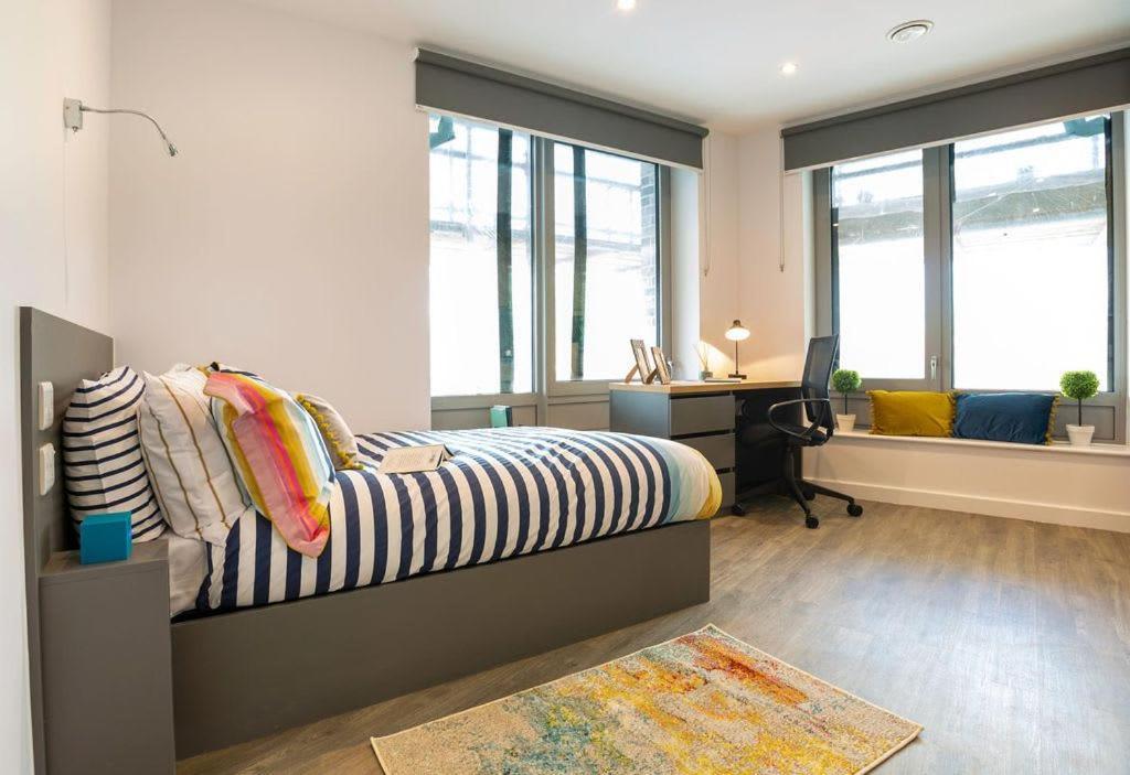 For Students Only Private Bedrooms With Shared Kitchen At Great Court In * Londres