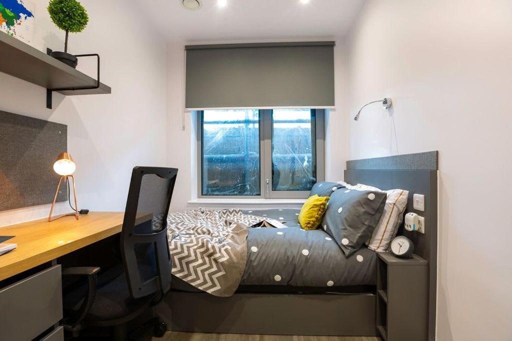 Apartamento For Students Only Private Bedrooms With Shared Kitchen At Great Court In *